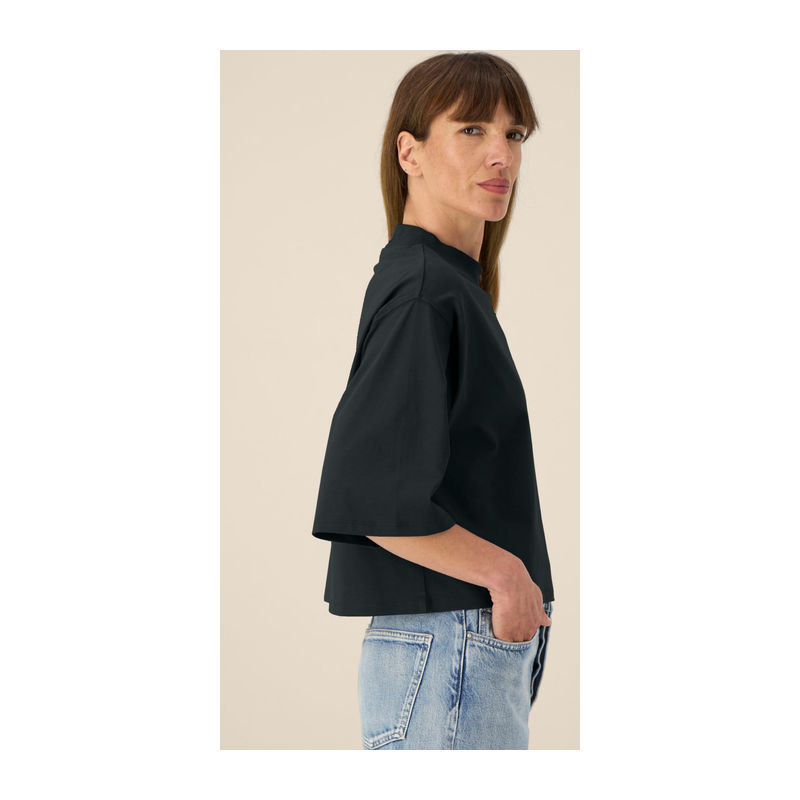 The Stella Raya women’s cropped t-shirt